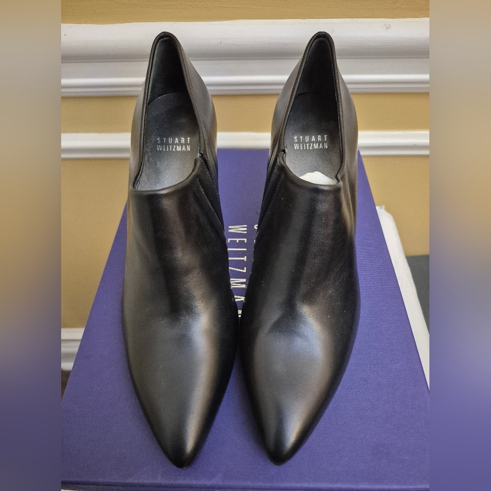 Stuart Weitzman Black Leather "STANDIN" Booties Size 9